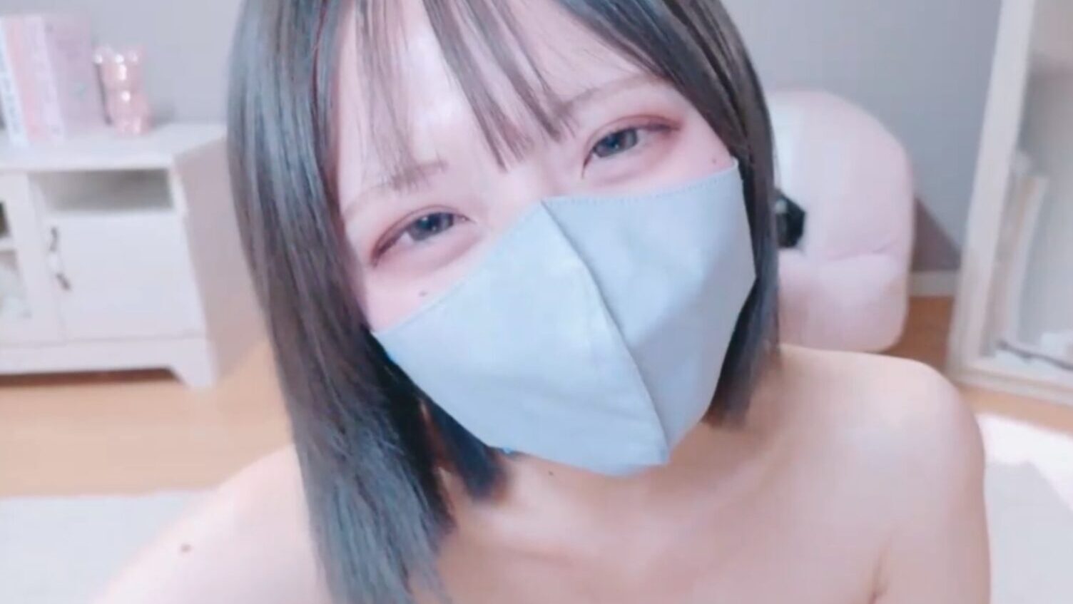 kanata_mu_ch Japanese cam girl with a cute masked look and soft teasing eyes