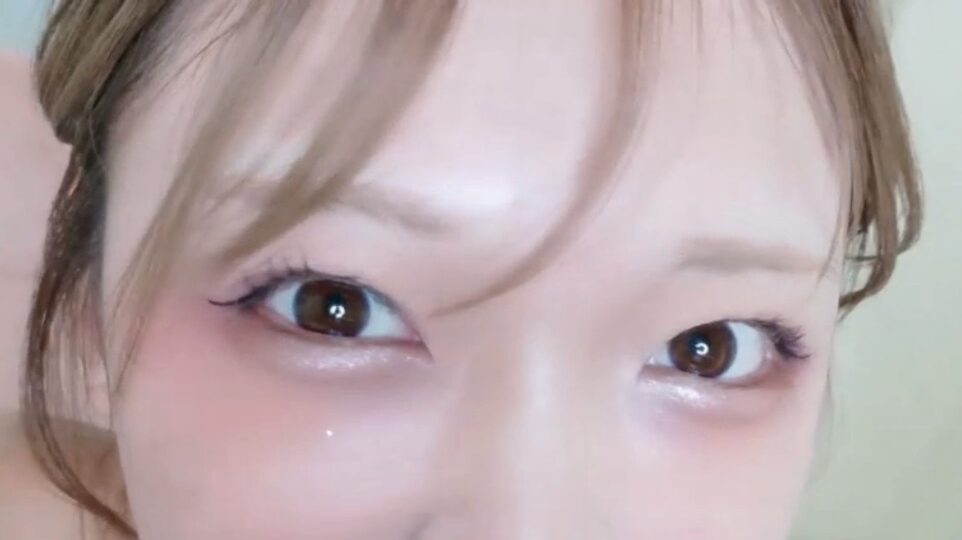 mami-pokoch Japanese cam girl on Stripchat with soft close-up gaze and warm kawaii vibe