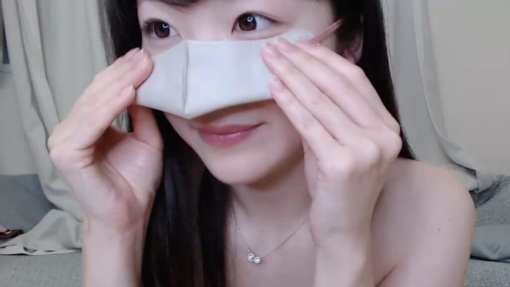 YUME_chan0 Japanese Cam Girl hero close-up on STRIPCHAT